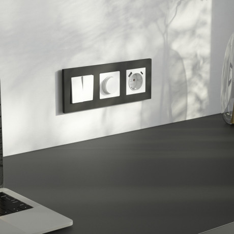 Розетка Werkel W1171761/ Розетка с заземлением, шторками и USB ти